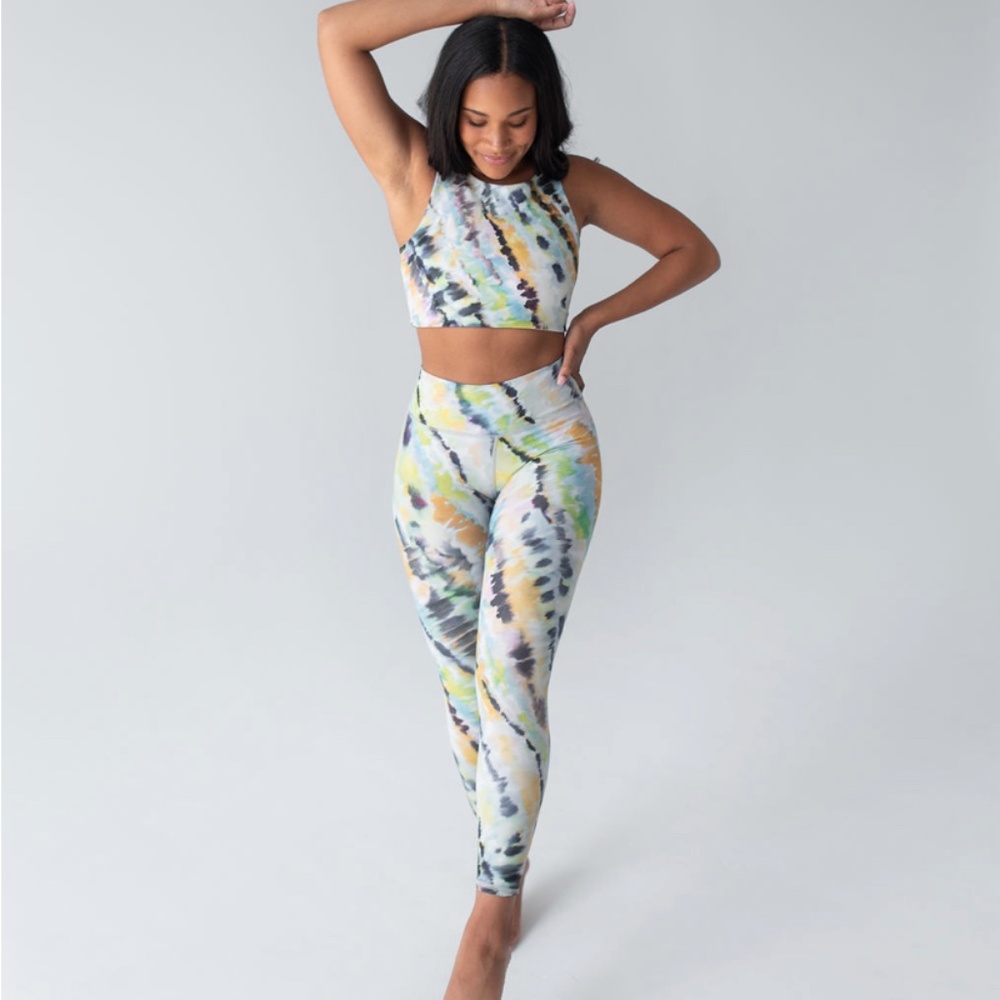 *NWT SAVVI INDI LEGGING TIE DYE MEDIUM 26" INSEAM